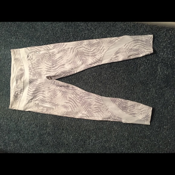 NWOT Lululemon white/grey full 25” tights - sz 6 - Picture 2 of 5